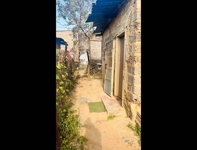 2 BEDROOM HOUSE FOR SALE IN COSMO CITY